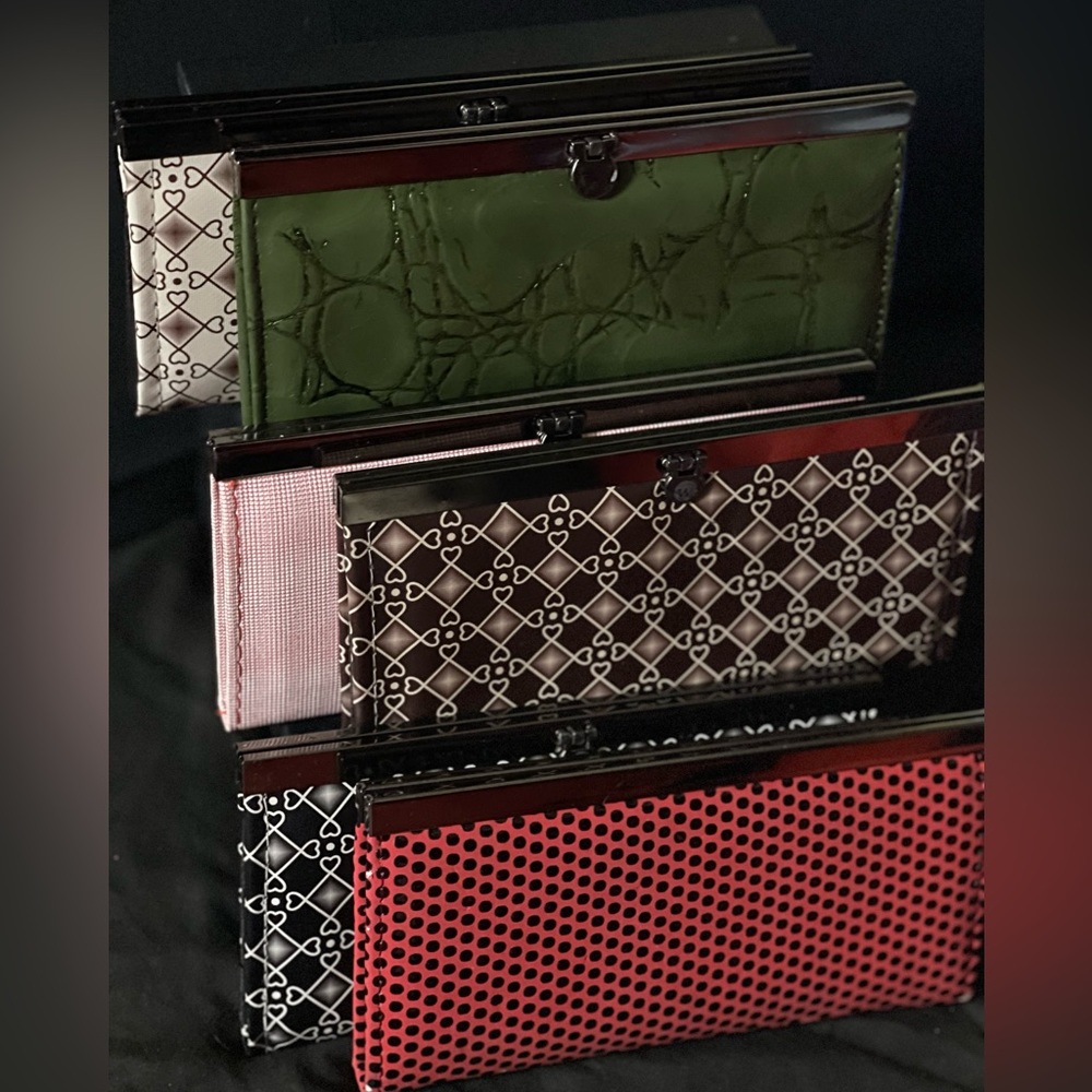 Clip Closed Wallets